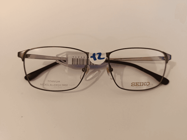 12 - Seiko H9021 H - Confort et Raffinement au Quotidien